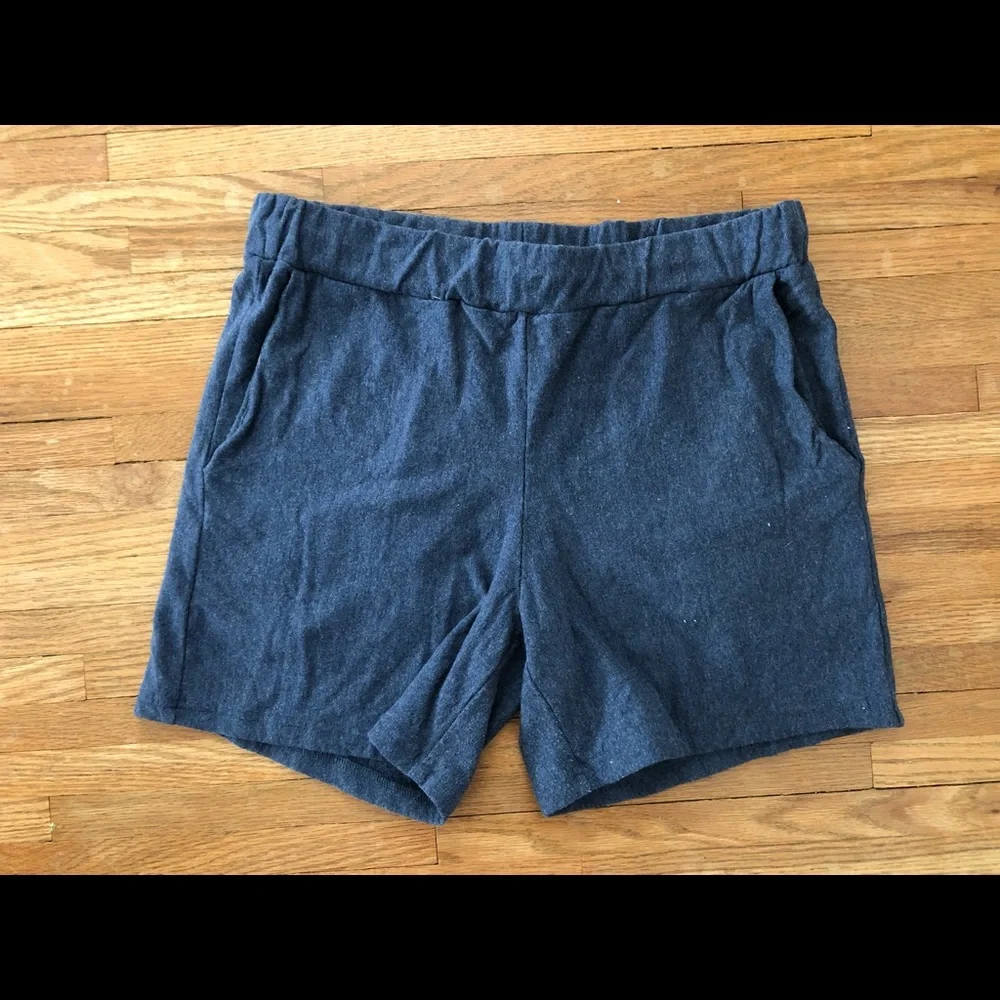 SOLD Buttercream Slim Shorts size medium in heather blue - Picture 5 of 8